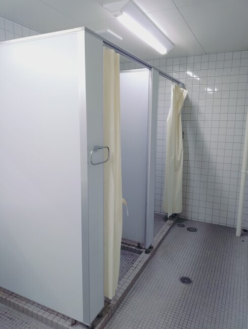 シャワー室②