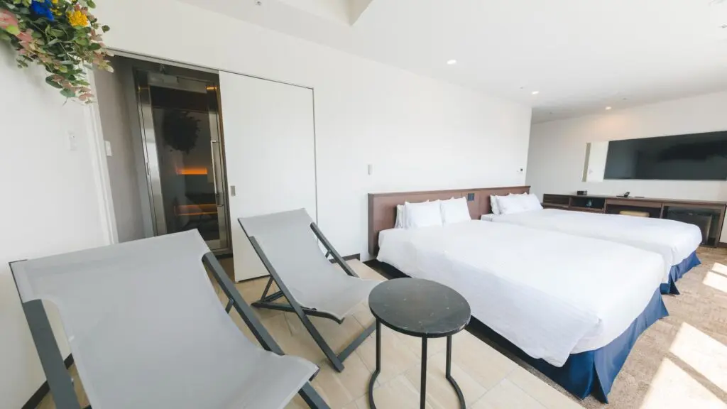 guest rooms equipped with private saunas.