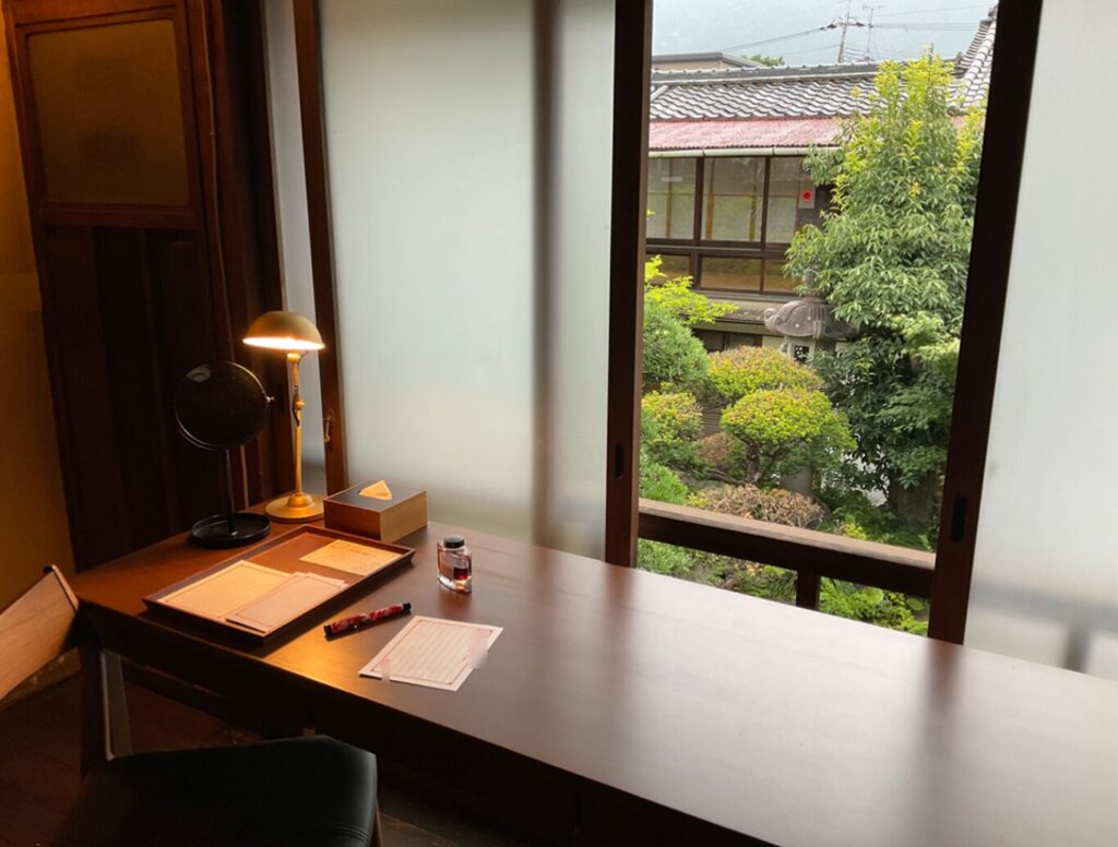 desk and the courtyard.