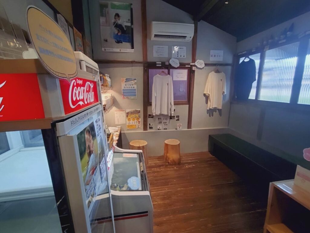 small merchandise area and seating space.